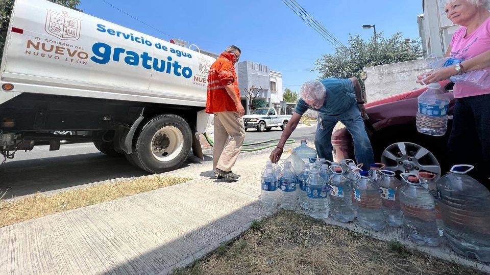 Reparará Agua y Drenaje falla de conexión que afecta al suministro de la zona Cumbres. Foto: Facebook / Agua y Drenaje de Monterrey.