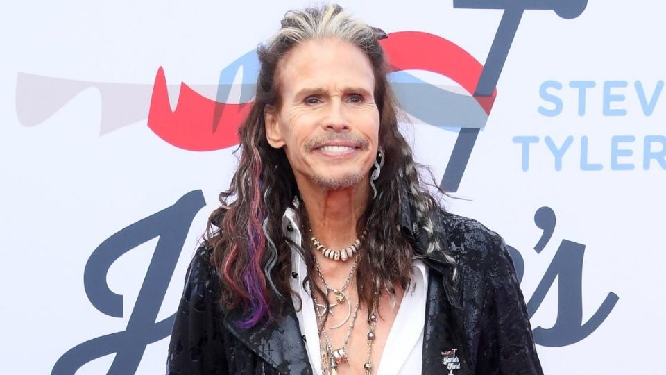 El vocalista y líder de Aerosmith, Steven Tyler salió de rehabilitación.