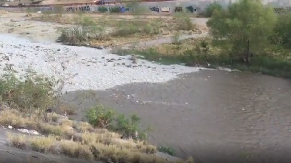 Llega agua al río Santa Catarina.