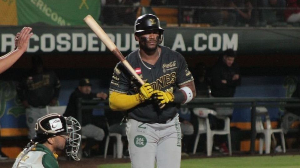 Jugador de Leones de Yucatán en partido ante Pericos de Puebla.