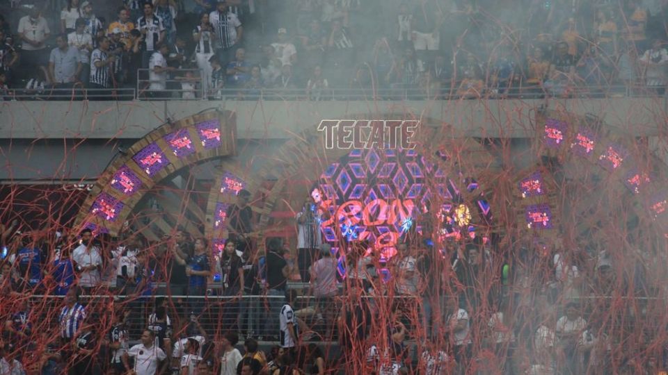 Zoilo y Jay de la Cueva encendieron los ánimos al medio tiempo en el estadio BBVA.