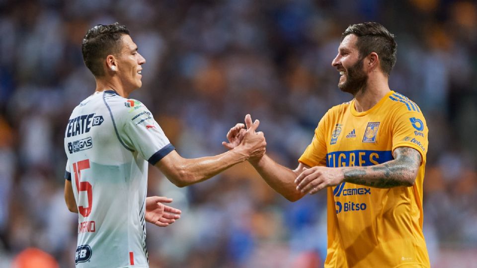 Héctor Moreno y André-Pierre Gignac en un Clásico Regio