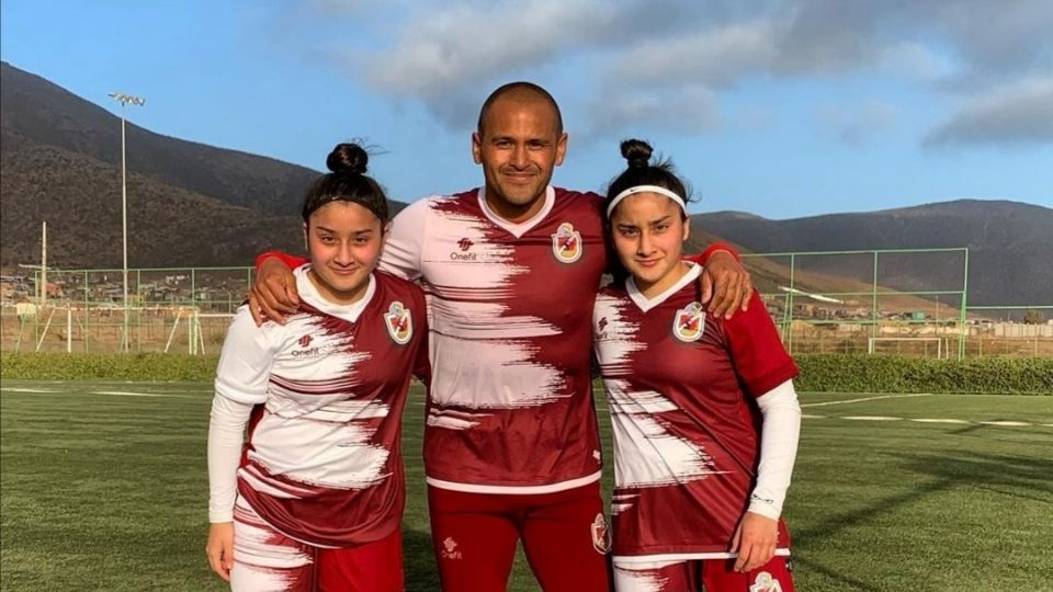 Humberto Suazo con sus hijas gemelas Arantza y Grettel.