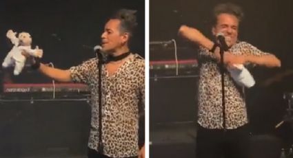 Odio al Dr. Simi: Vocalista de Café Tacvba destruye peluche en concierto