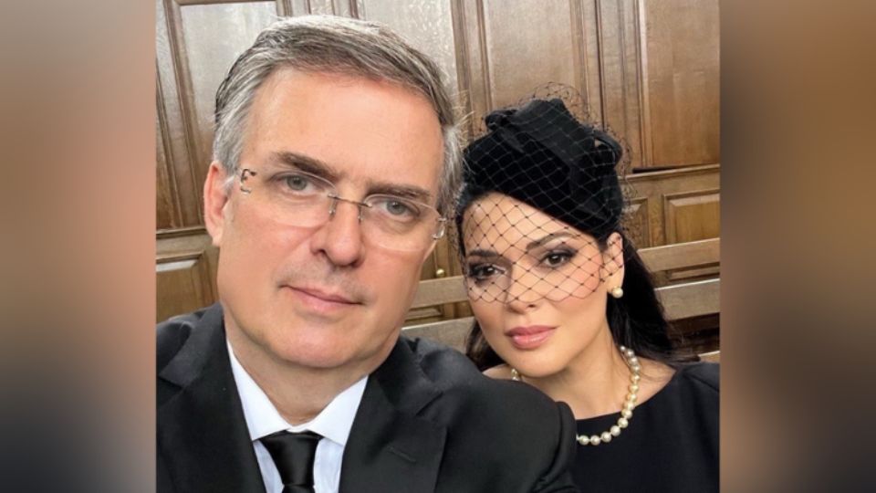 Marcelo Ebrard y su esposa Rosalinda en el funeral de la Reina Isabel II. Foto: @m_ebrard