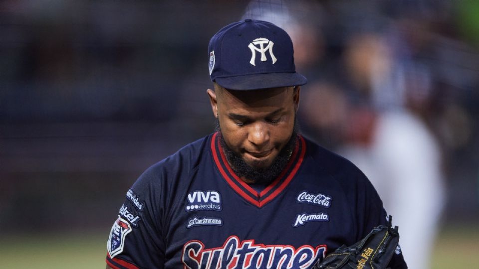 Jugador de Sultanes en el juego 7 de la Serie del Rey.