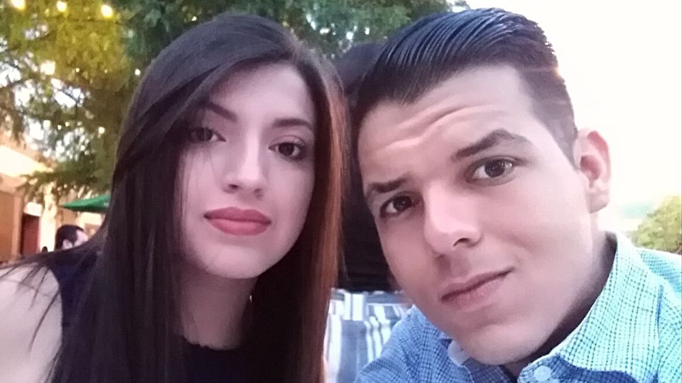 Jhoana Ligues junto a su esposo, principal sospechoso de su feminicidio. Foto: Twitter / jesusdeluna95