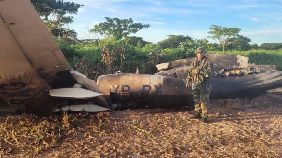 Avión derribado por el Ejército de Venezuela. Foto: @Redi_Capital2