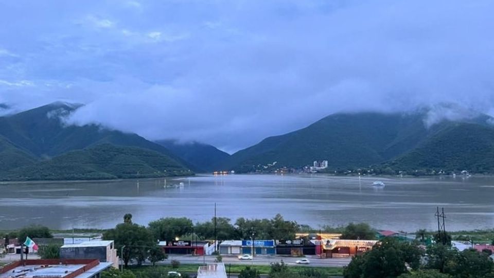 Fotografía ilustrativa de la presa La Boca con un nivel de agua recuperado tras las lluvias de meses anteriores