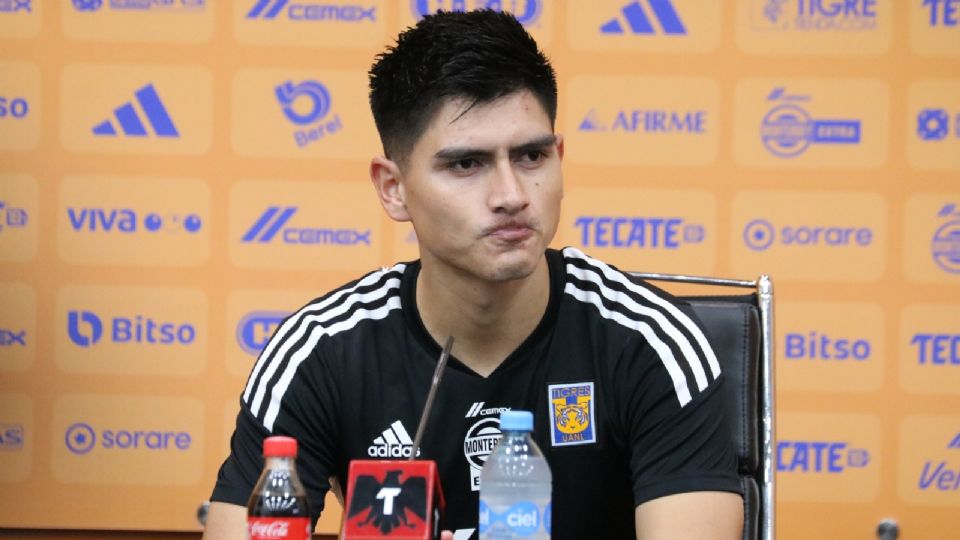 Vladimir Loroña en conferencia de prensa con Tigres.