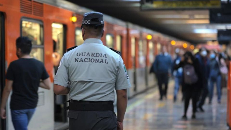 El presidente Andrés Manuel López Obrador anunció que la Guardia Nacional mantendrá un mando militar.