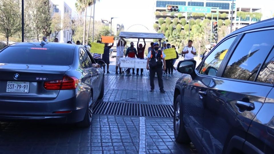 Protesta de vendedores ambulantes en el Centro de Monterrey. Foto: Luis Mendoza / ABC Noticias.