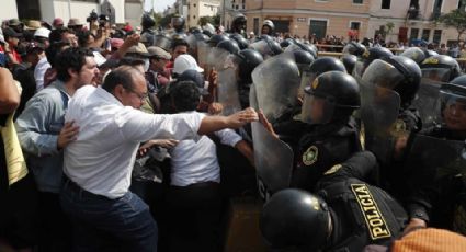 Policía de Perú arresta y desaloja más de 200 protestantes de universidad