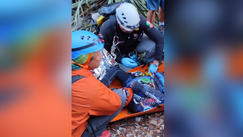 El hombre presentaba fracturas expuestas e internas.