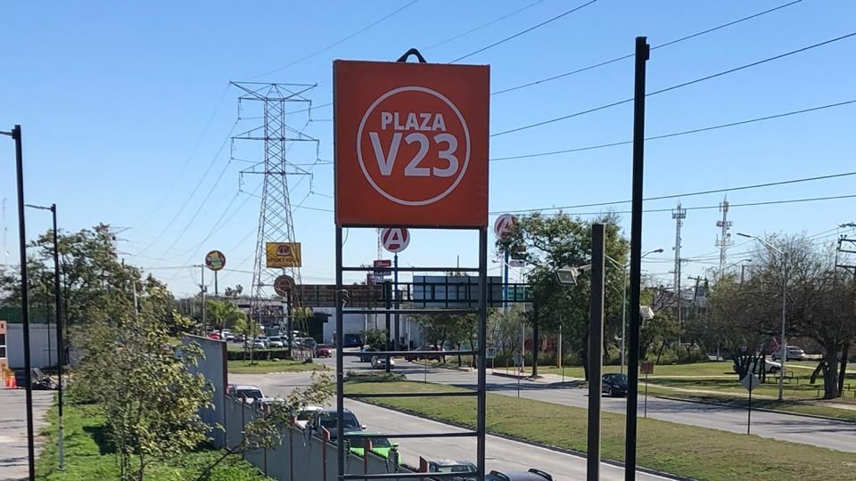 Plaza V23, sitio donde se encuentra el bar en donde presuntamente ocurrió el pleito | Facebook / Plaza V23.