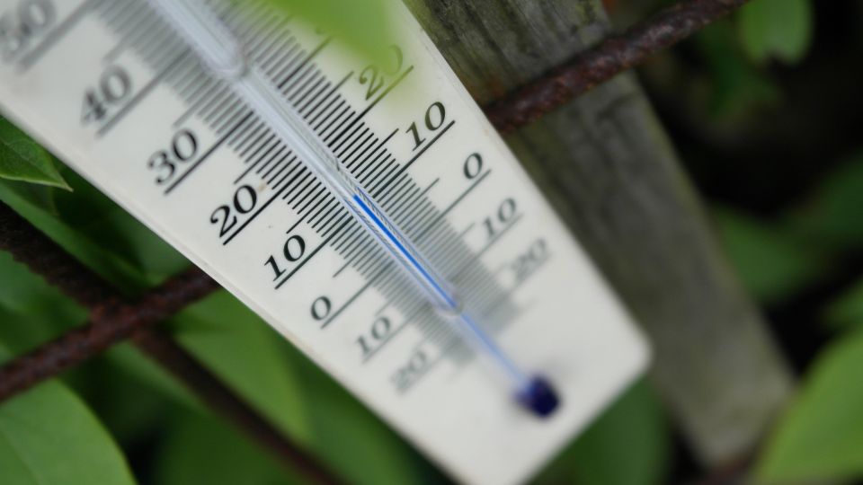 Termómetro muestra una temperatura fresca | Especial.