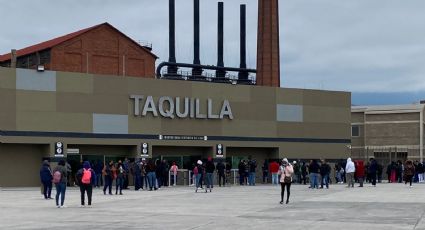 Larga fila en el Auditorio Citibanamex por venta de boletos de RBD