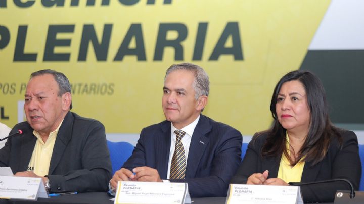 ‘Madruga’ PRD a Va por México y destapa a Mancera para 2024