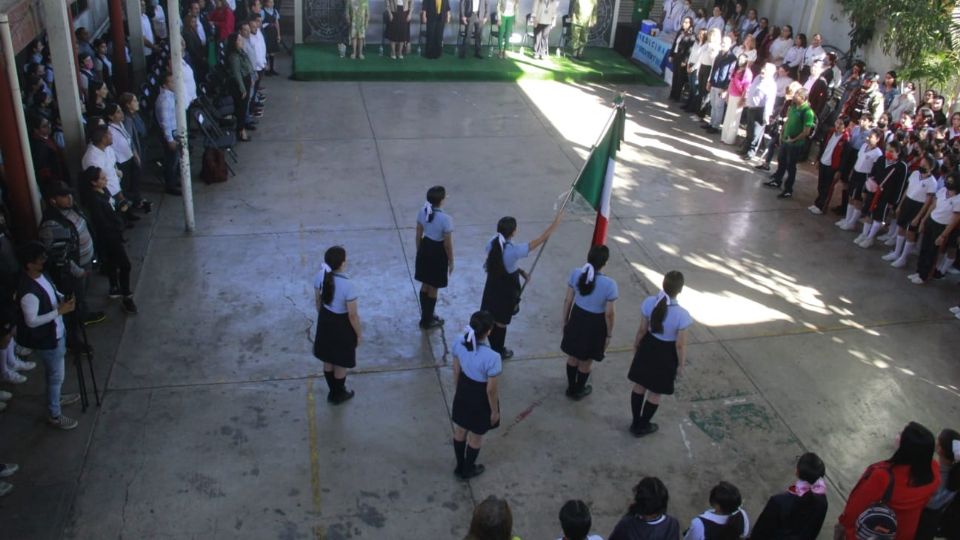 Honores a la Bandera en una escuela de Sinaloa | Secretaría de Educación Pública y Cultura