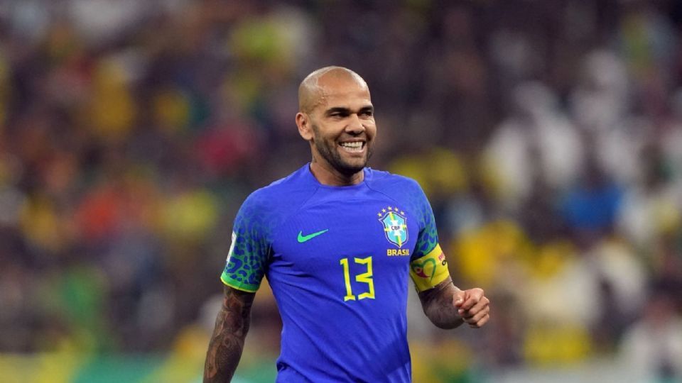 Dani Alves como capitán de la Selección de Brasil