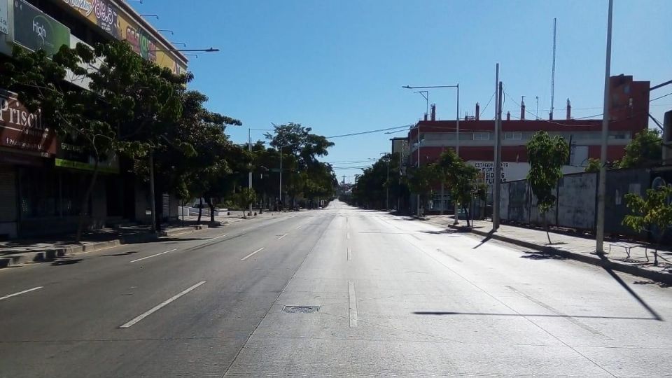 Calles desoladas en Culiacán, Sinaloa | Foto: Twitter / @EvyMedinz