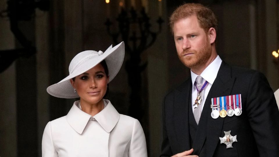 Príncipe Harry junto a su esposa Meghan Markle.