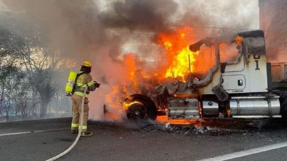 Quema de vehículos sobre la Carretera Nacional | Especial