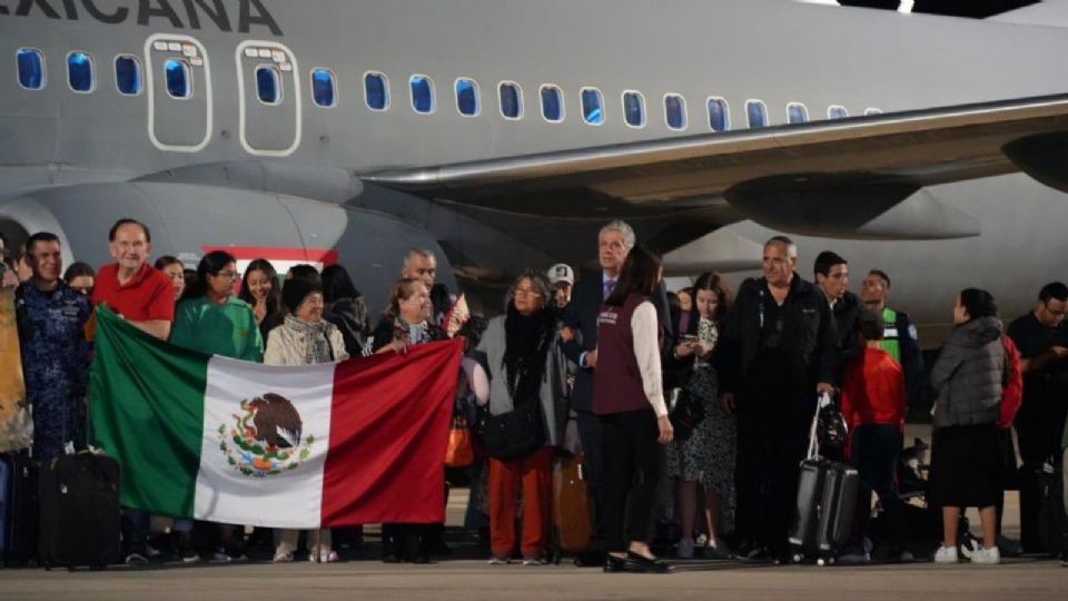 Mexicanos que llegaron de Israel.