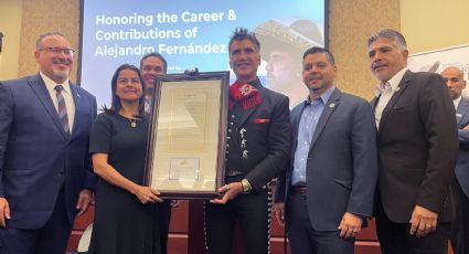 Alejandro Fernández recibe homenaje en el Capitolio, Estados Unidos