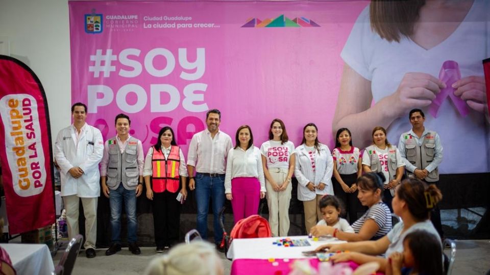 Campaña cáncer de mama en Guadalupe