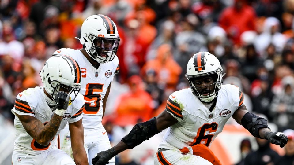 Jugadores de los Browns, celebrando la victoria ante los de San Francisco.