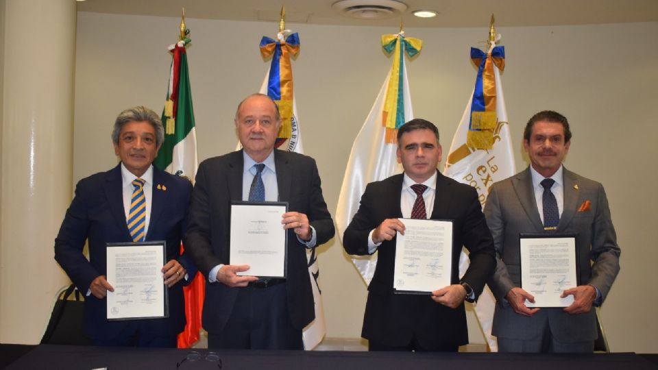 (Izq. a Der.) Norberto de la Rosa, Javier Navarro Velasco, Mario Alberto Garza Castillo y Gustavo González Fuentes.