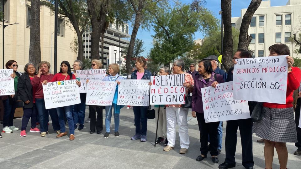 Manifestantes piden auditoría contra Sección 50