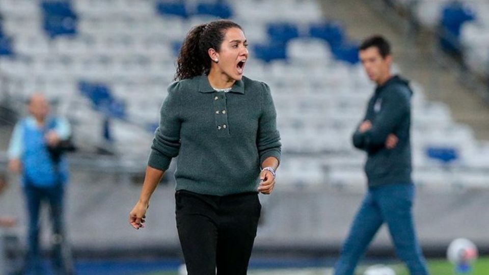 La entrenadora de Rayadas, Eva Espejo, expresó que el ganar un Clásico Regio es una deuda pendiente que tiene con la institución albiazul.