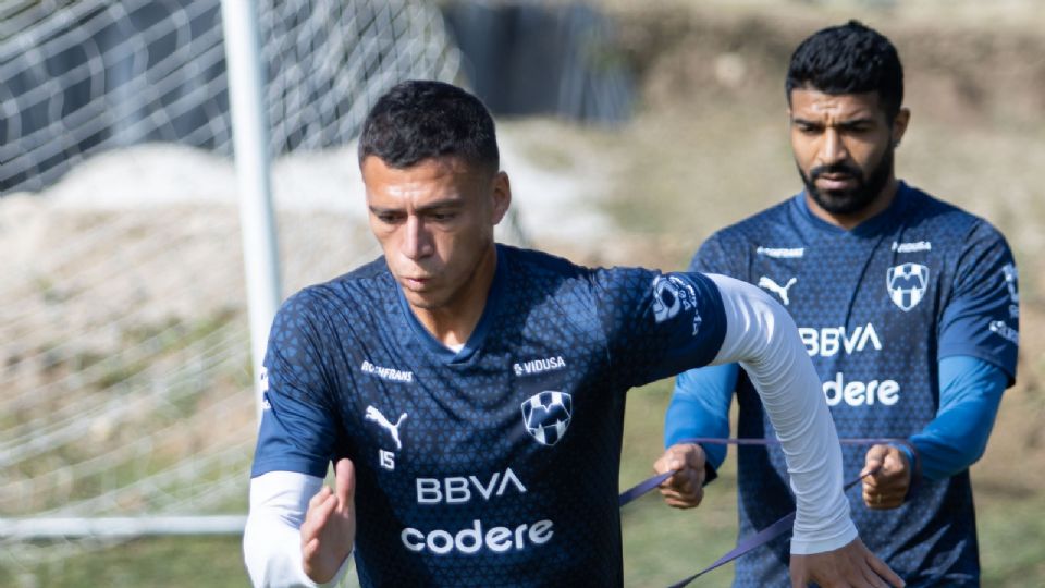 El zaguero y capitán de Rayados habría llegado a un acuerdo para mantenerse un año más en el equipo.