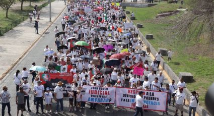 Marchan en Monterrey en rechazo al retiro de fideicomisos del Poder Judicial