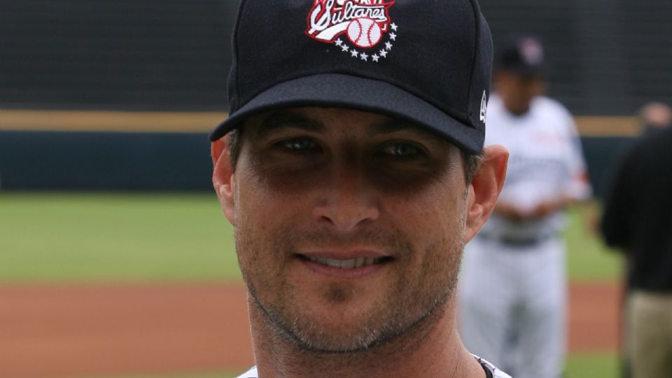 Dan Serafini en la temporada 2009 con Sultanes.