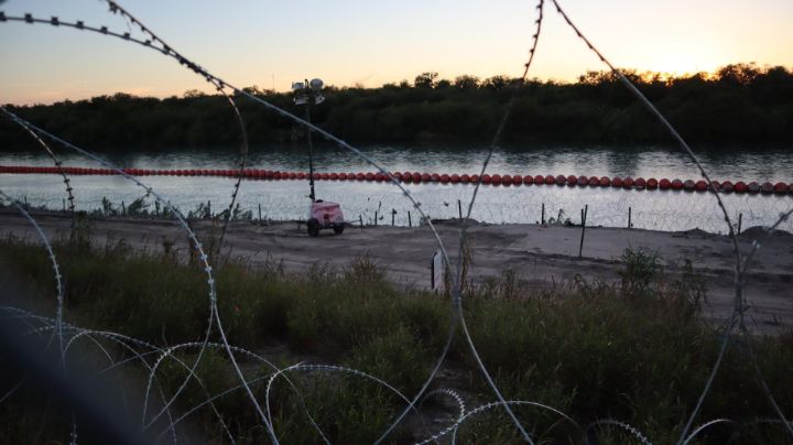 Texas demanda a gobierno de Joe Biden por cortar alambre de púas en la frontera con México