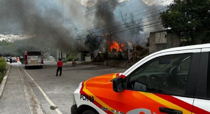 Incendio consume negocio en La Estanzuela, al sur de Monterrey