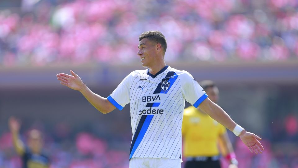 El capitán del Monterrey habría presentado un problema físico durante el calentamiento y el cuerpo técnico ha preferido no arriesgar al jugador. César Bustos hace su debut en la Liga MX.