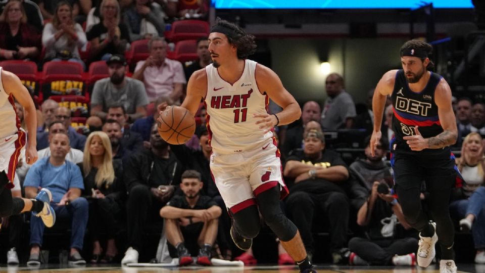 El mexicano-estadounidense Jaime Jaquez Jr. tuvo sus primeros minutos en la NBA en la victoria de Miami ante Detroit; sumó 6 puntos.