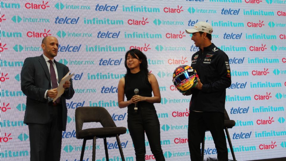 Karla Lozano tuvo la oportunidad de conocer a Sergio Pérez previo al Gran Premio de México