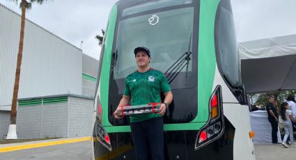 Presenta Samuel García tren eléctrico para la Línea 5 del Metro