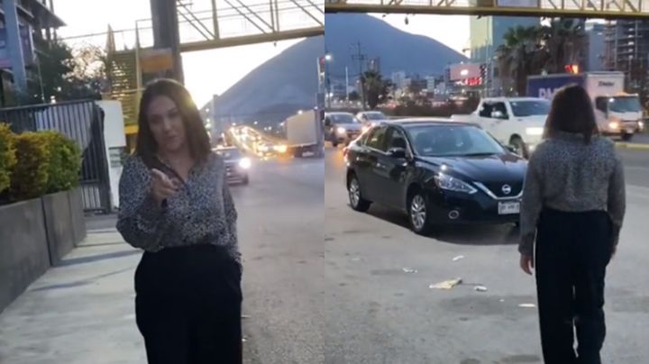 Captan a mujer estacionándose a mitad de avenida en Monterrey