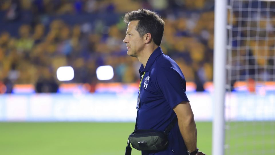 El presidente deportivo de Rayados, José Antonio Noriega, en el Clásico Regio de esta temporada en el Estadio Universitario