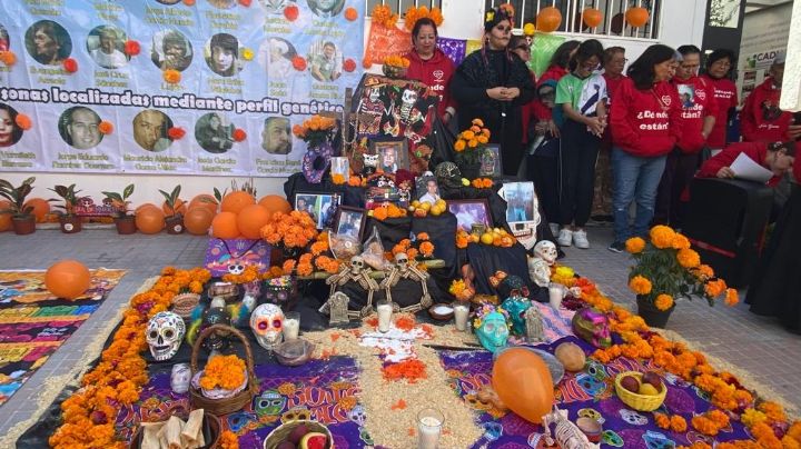 Con altar de muertos, exigen justicia por personas desaparecidas en NL