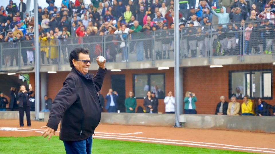 Con la presencia del ex pitcher de los Dodgers, Fernando Valenzuela, inauguraron estadio de béisbol en la Unidad Deportiva Clouthier, de San Pedro.