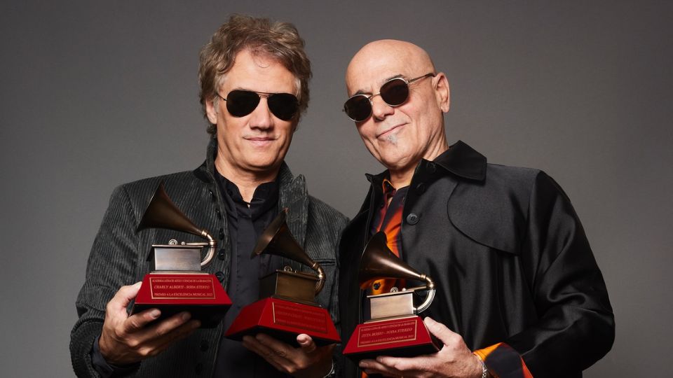 Charly y Zeta reciben premios Latin Grammy | Facebook / Soda Stereo