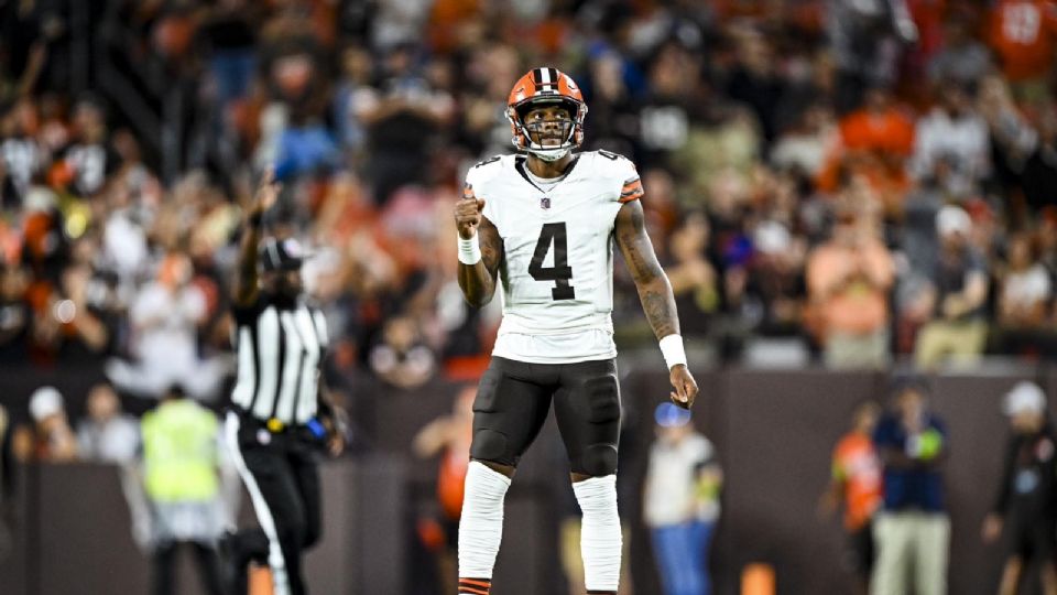 Después de cuatro partidos de volver a la NFL, se termina la temporada de Deshaun Watson, quien tendrá que pasar por el quirófano tras presentar dos lesiones el fin de semana pasado.