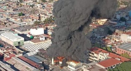 Incendio en bodega de zapatos desaloja a 500 personas en Tepito, CDMX